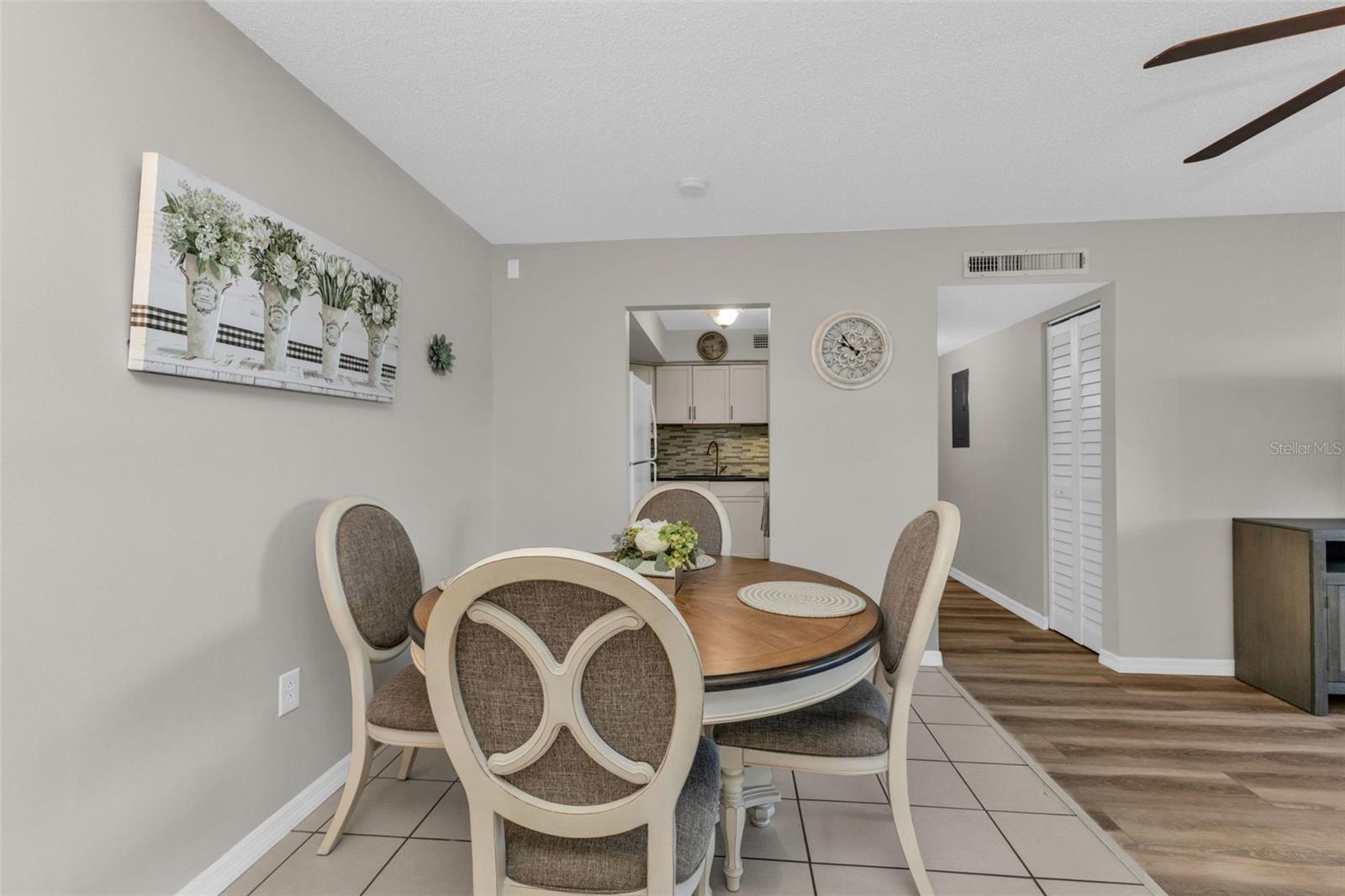 CHELSEA HOUSE - Residential