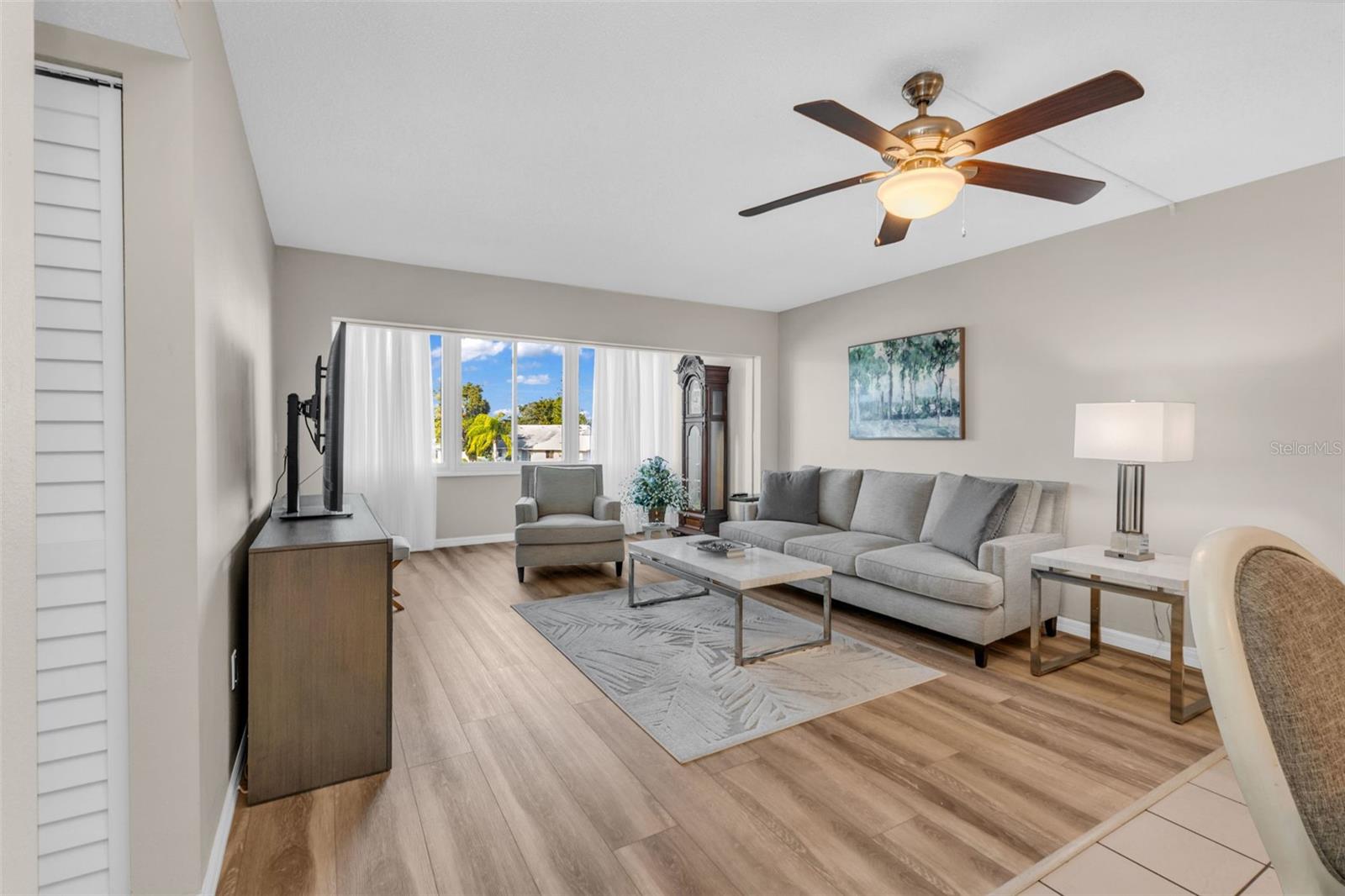 CHELSEA HOUSE - Residential