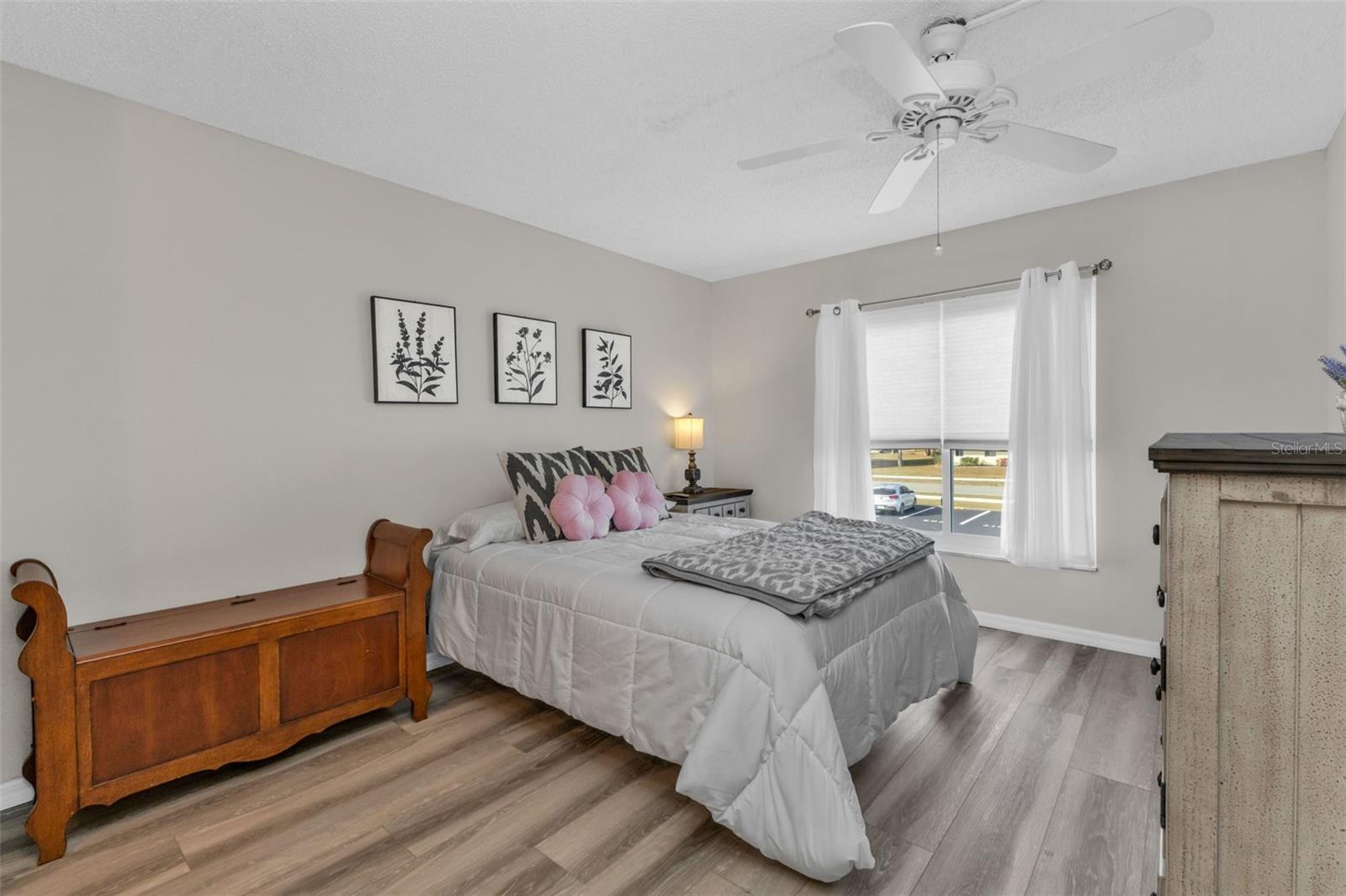 CHELSEA HOUSE - Residential