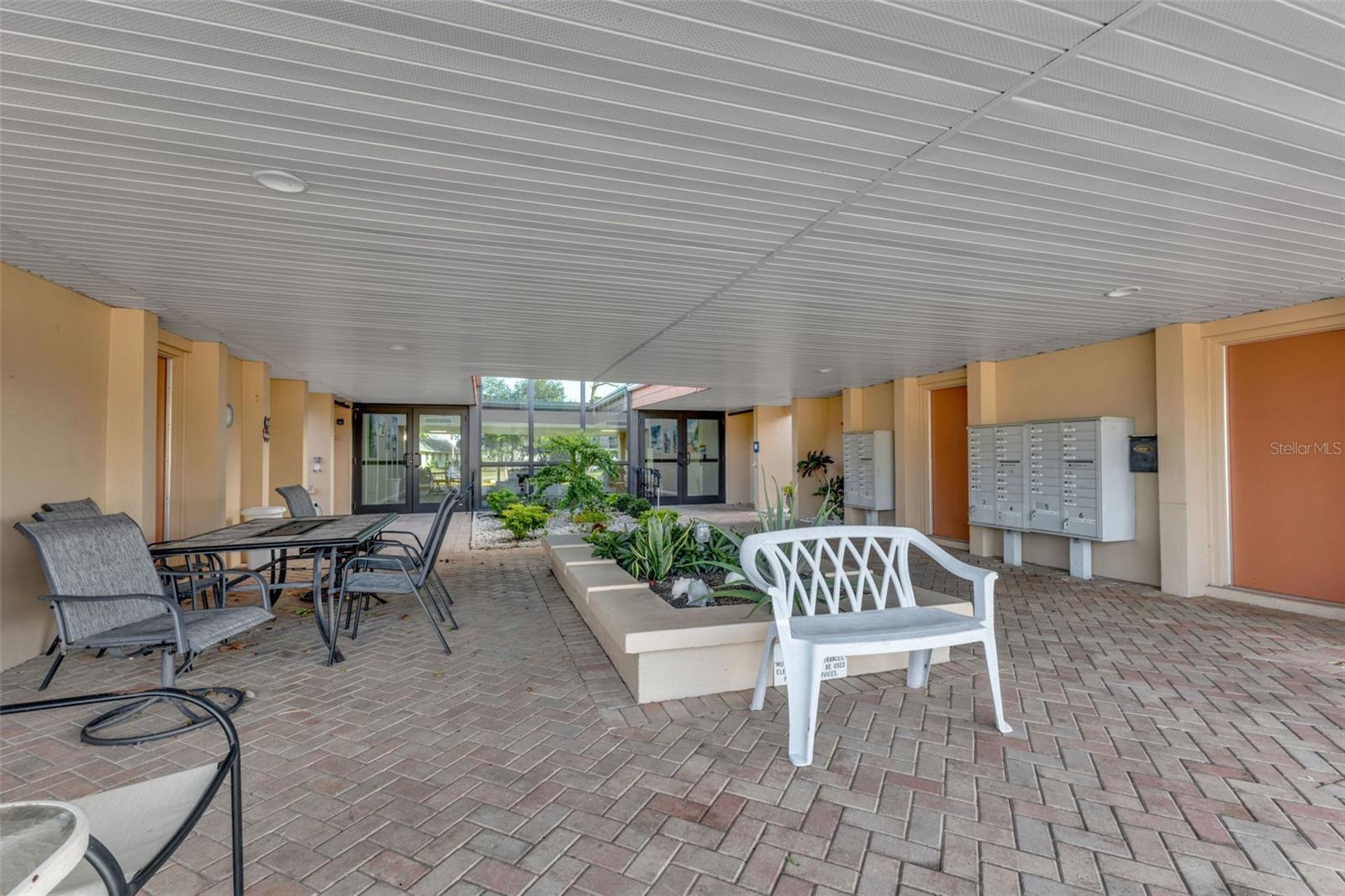 CHELSEA HOUSE - Residential