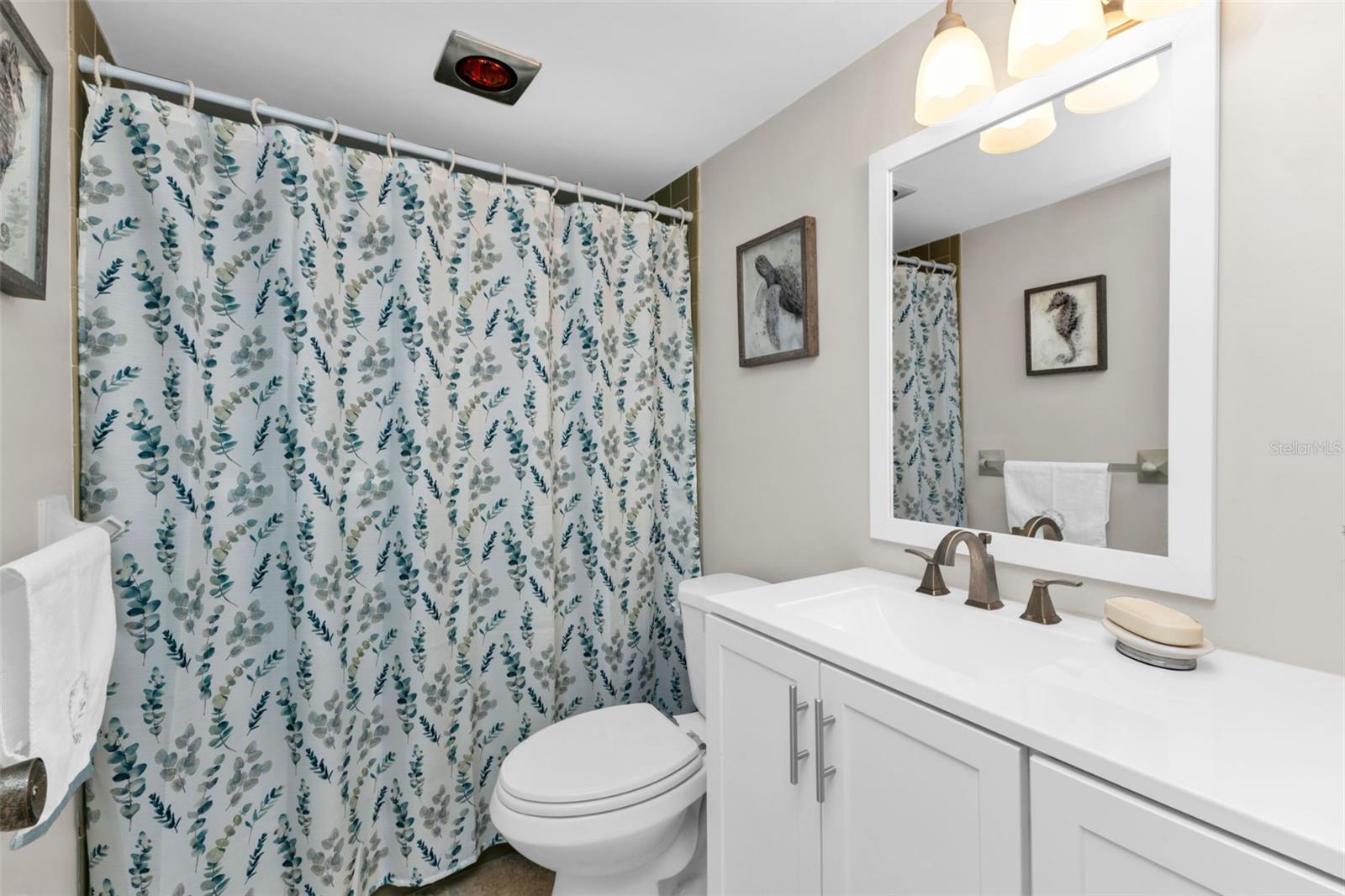 CHELSEA HOUSE - Residential