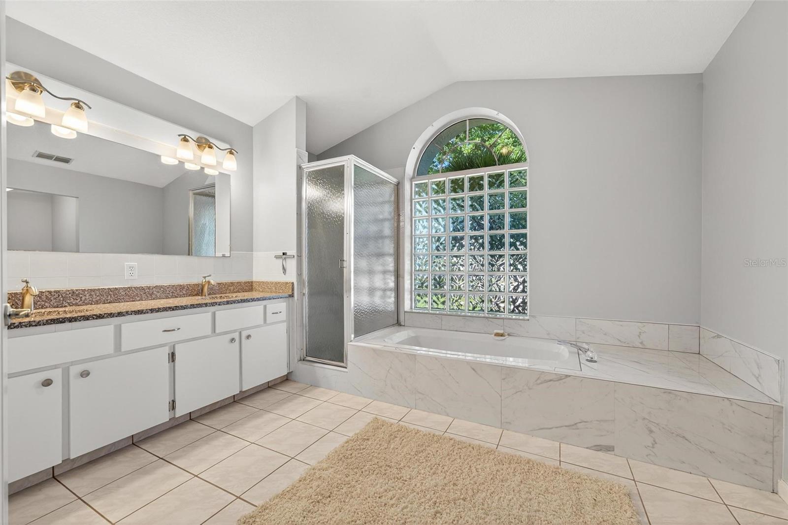 OCALA PALMS UN I - Residential Lease