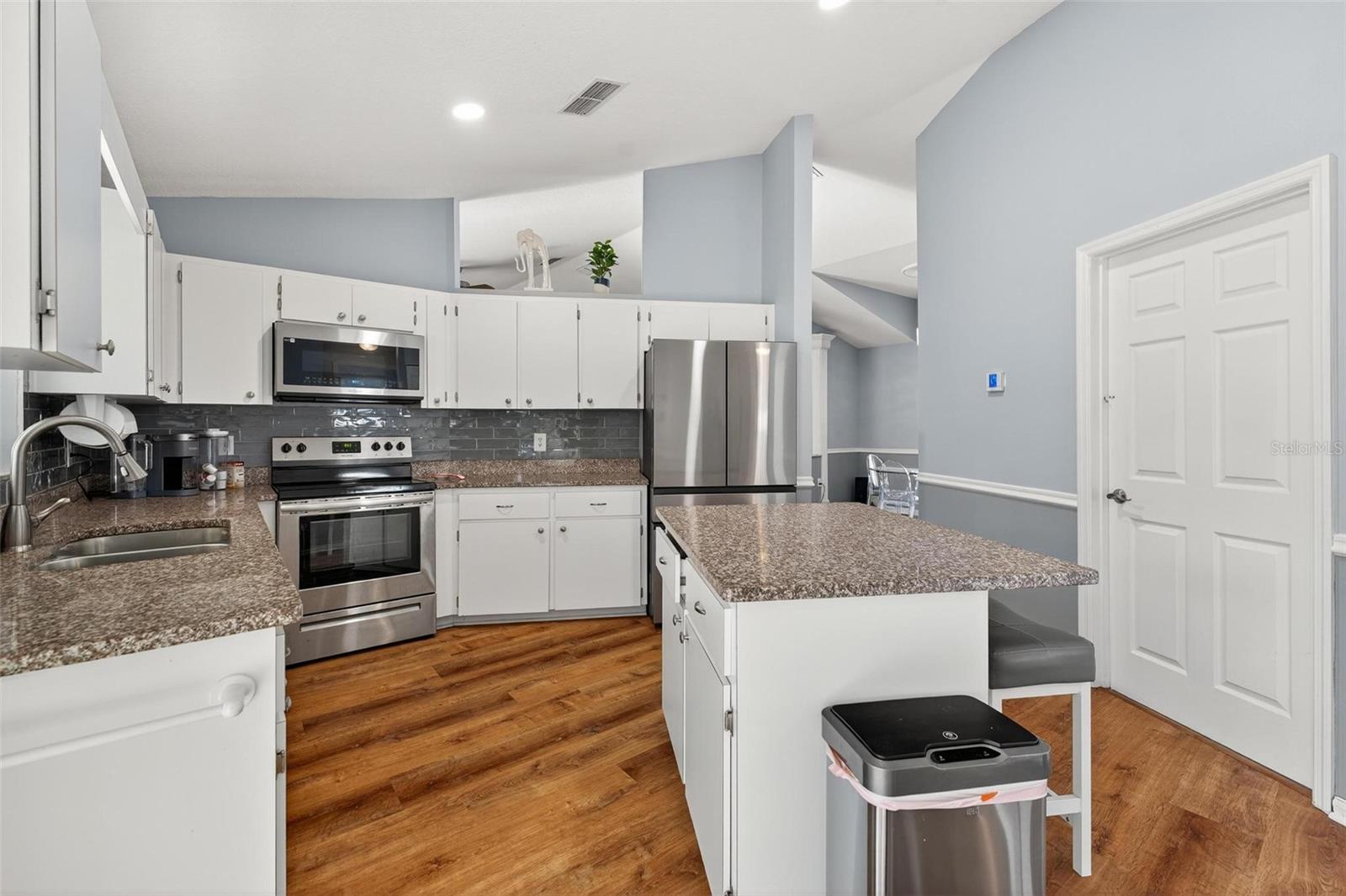 OCALA PALMS UN I - Residential Lease