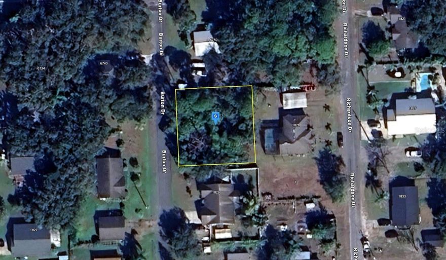 This 0.23-acre vacant lot in Osceola County, FL offers an excellent location near Lake Nona, Medical City, Nemours, VA Hospital, top-rated schools, and dining. Nearby attractions include Lakefront Park, where you can enjoy peaceful walks by the water, playgrounds, and boating on East Lake Tohopekaliga. Theme parks like Disney and Universal are also within easy reach, while Cocoa Beach is about an hour and 4 min away. With major highways such as 417 and the Florida Turnpike nearby, commuting to Orlando or the theme parks is quick and easy. This listing is for land only and is sold As Is. Street addresses are for listing purposes only; a true address will be assigned once the property is improved. Build your dream home or investment property in this high-demand area with endless opportunities.
I MAKE IT MY POLICY TO PUT ALL KNOWN INFORMATION ABOUT EACH LOT IN THE WRITE UP DETAILS, SO IF YOU DON’T SEE THE ANSWER YOU’RE LOOKING FOR , PLEASE CONTACT THE COUNTY TO GATHER INFORMATION.PLEASE UNDERSTAND WHEN BUYING OR SELLING VACANT/RAW LAND THIS IS USUALLY THE CASE. THE LISTING AGENT DOES NOT GUARANTEE THE ACCURACY OF THE INFORMATION IN THIS LISTING AND IS TO BE HELD HARMLESS OF ANY MISREPRESENTATION. BUYERS ARE ENCOURAGED TO DO THEIR OWN DUE DILIGENCE TO MAKE SURE THE LOT IS A GOOD FIT. SELLERS HAVE STATED THAT THEY WISH TO SELECT THE TITLE AGENCY FOR CLOSING. THEY ARE WILLING TO COVER THAT COST AT CLOSING. THANK YOU FOR LOOKING. THIS IS A FLAT FEE LIMITED-SERVICE LISTING.
