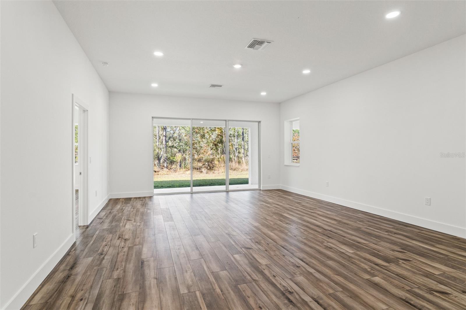 ROYAL HIGHLANDS UNIT 7 - Residential