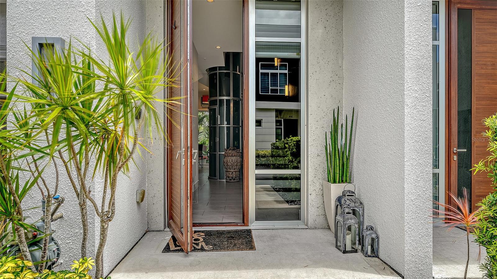 213 COSMOPOLITAN COURT