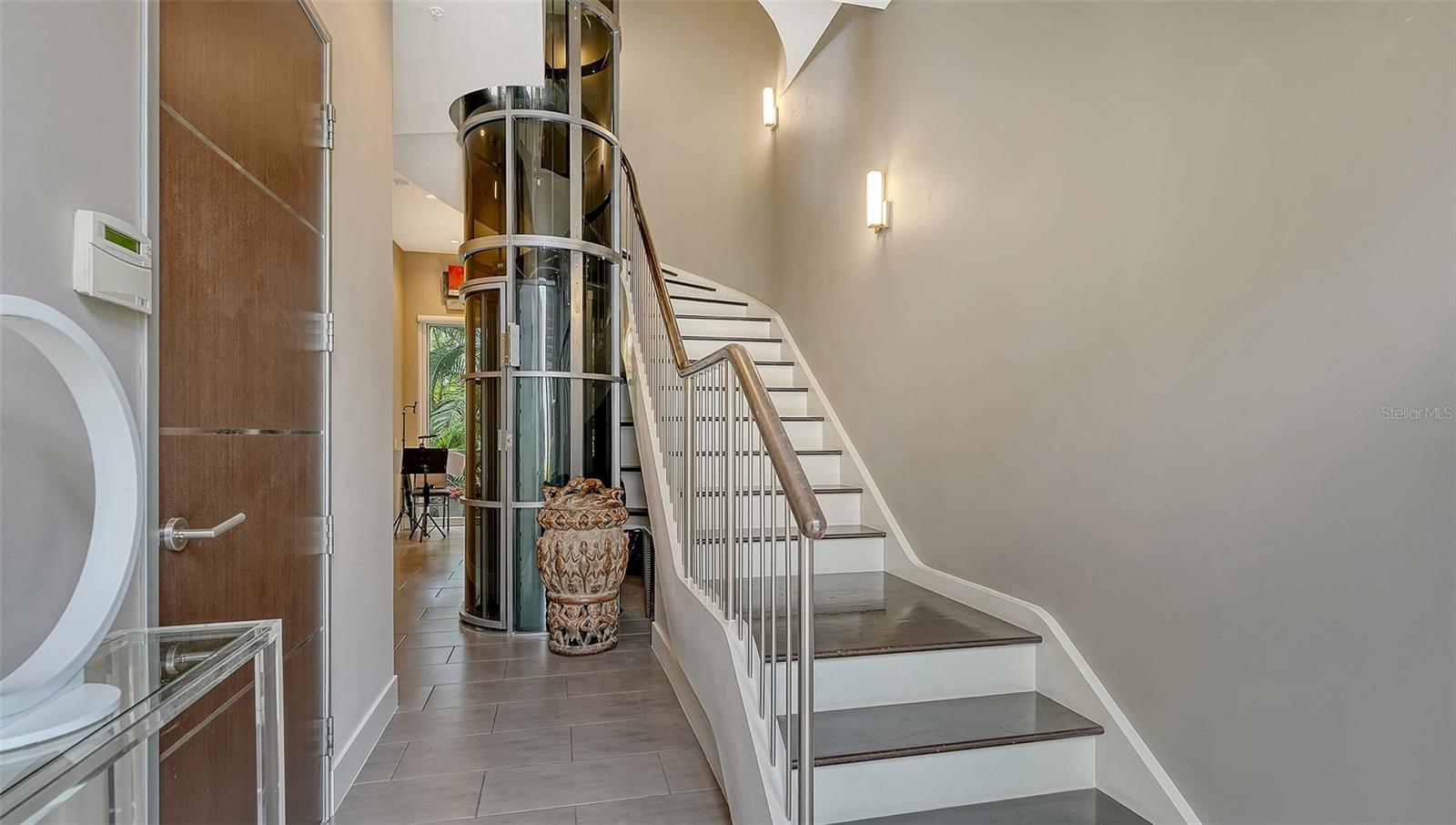 213 COSMOPOLITAN COURT