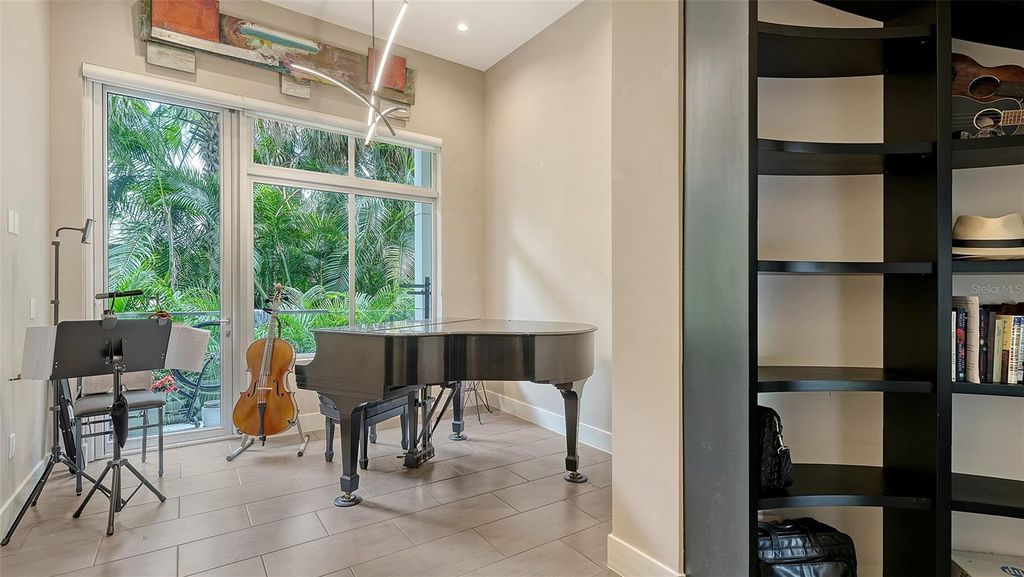 Photo of 213 Cosmopolitan Court, Sarasota, FL 34236 (MLS # A4663923)