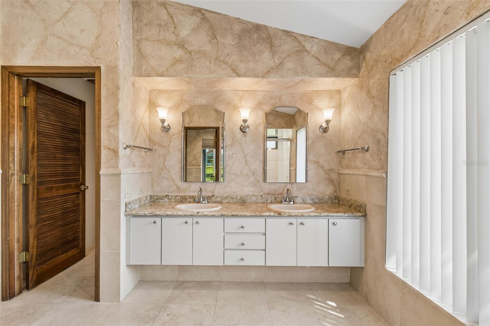 BERKLEY WOODS - Residential