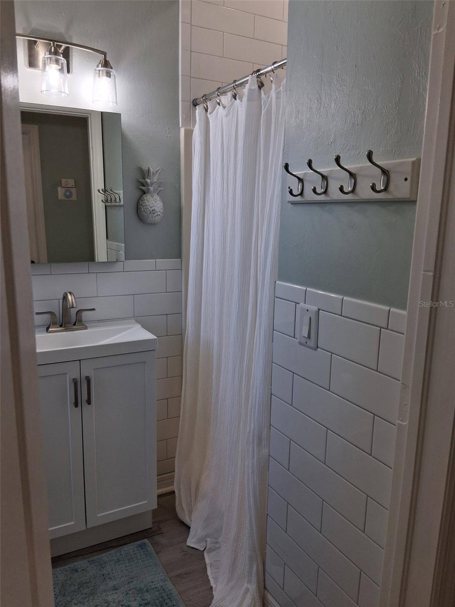 NAILS - Residential Lease