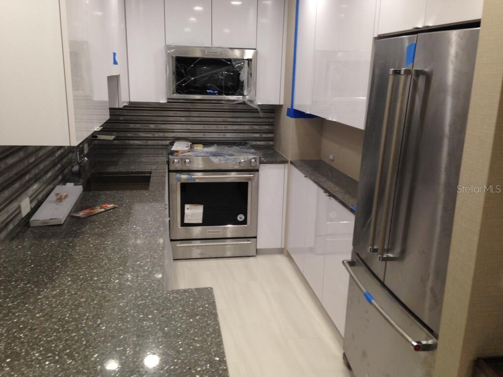 4015 BAYSHORE 17A
