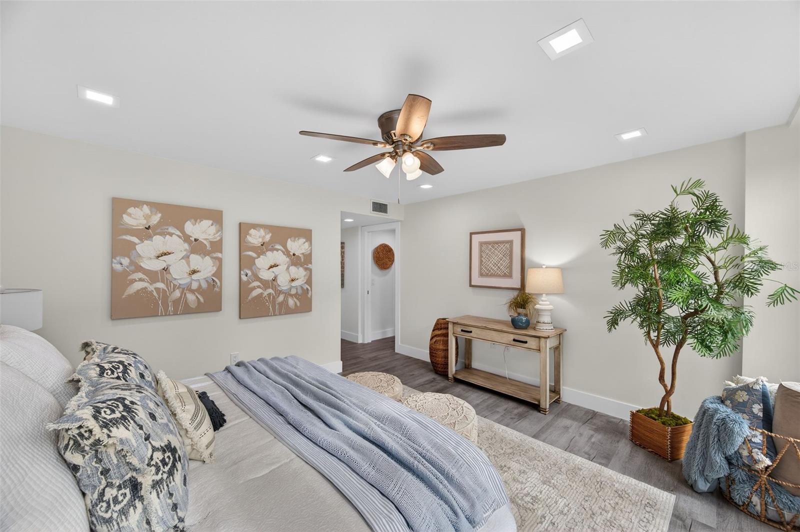 BAY MARINER THE CONDO - Residential