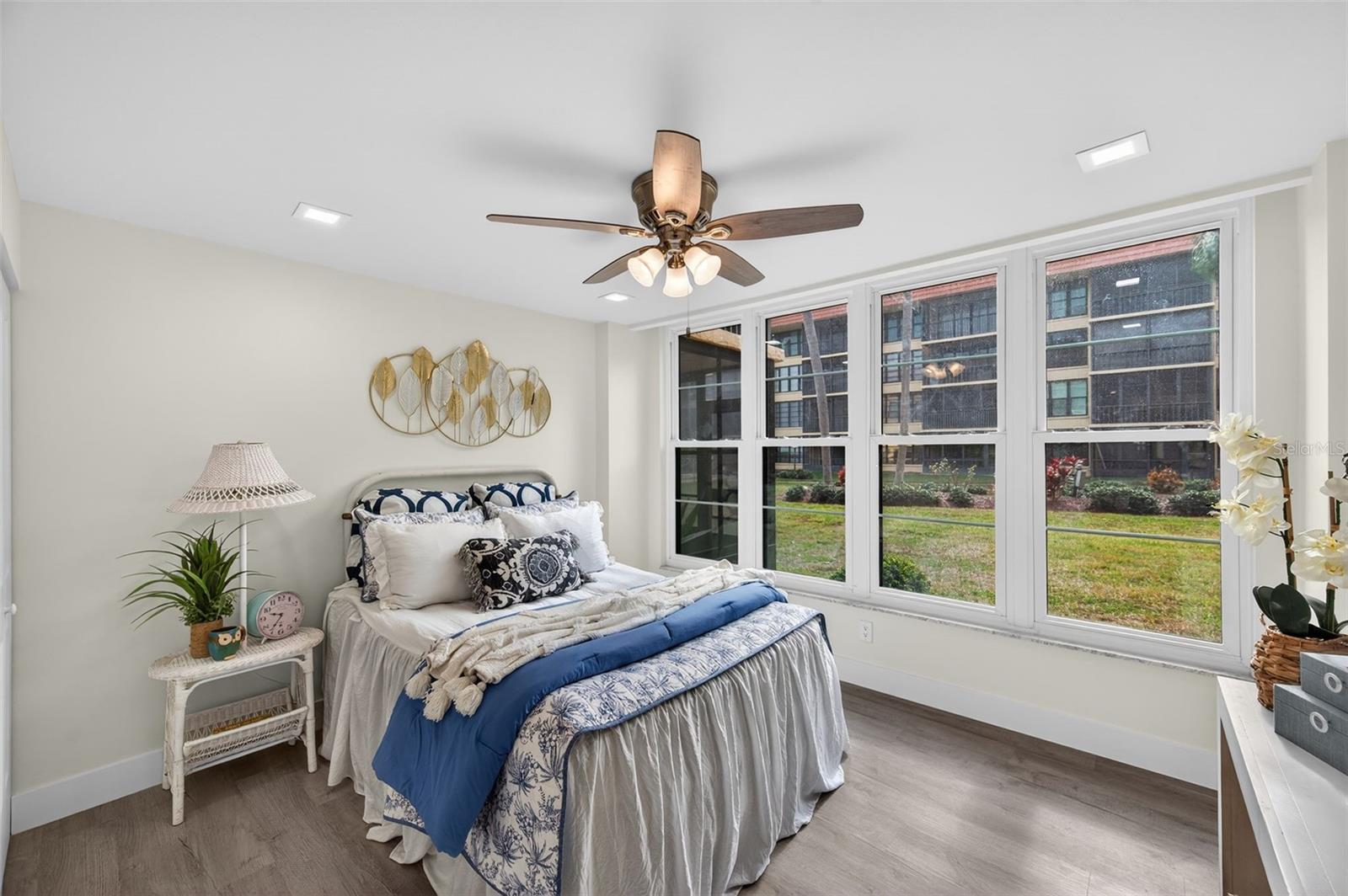 BAY MARINER THE CONDO - Residential