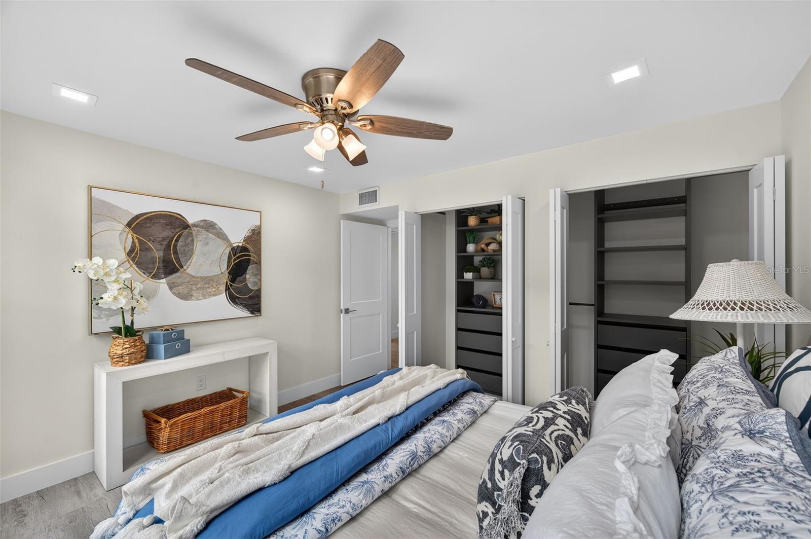 BAY MARINER THE CONDO - Residential