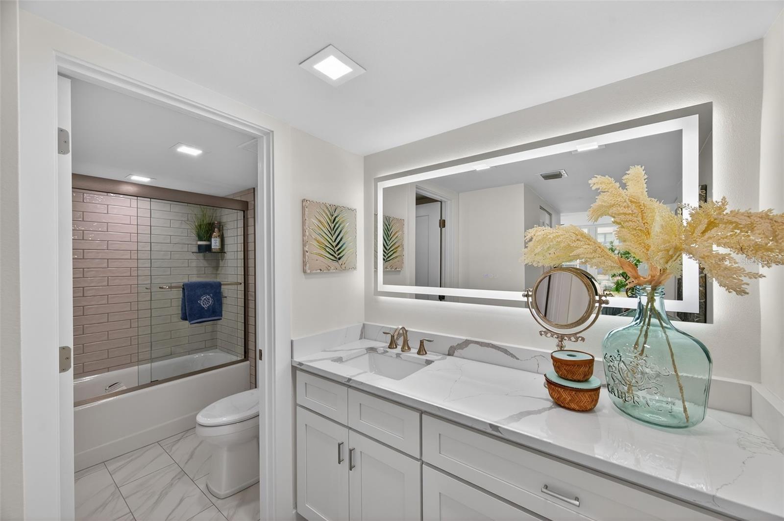 BAY MARINER THE CONDO - Residential