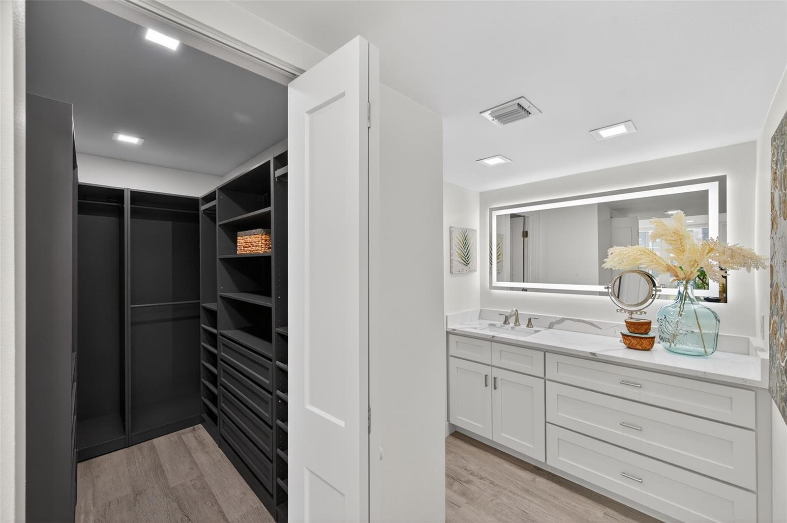 BAY MARINER THE CONDO - Residential