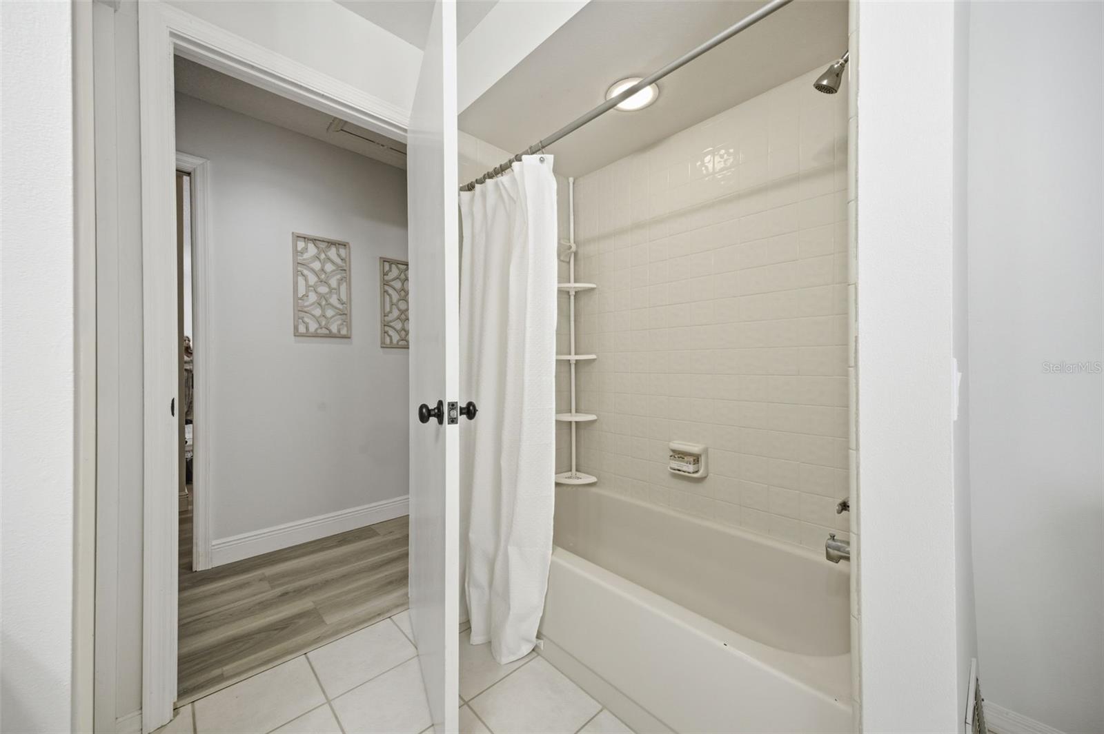 EAST LAKE WOODLANDS - Residential