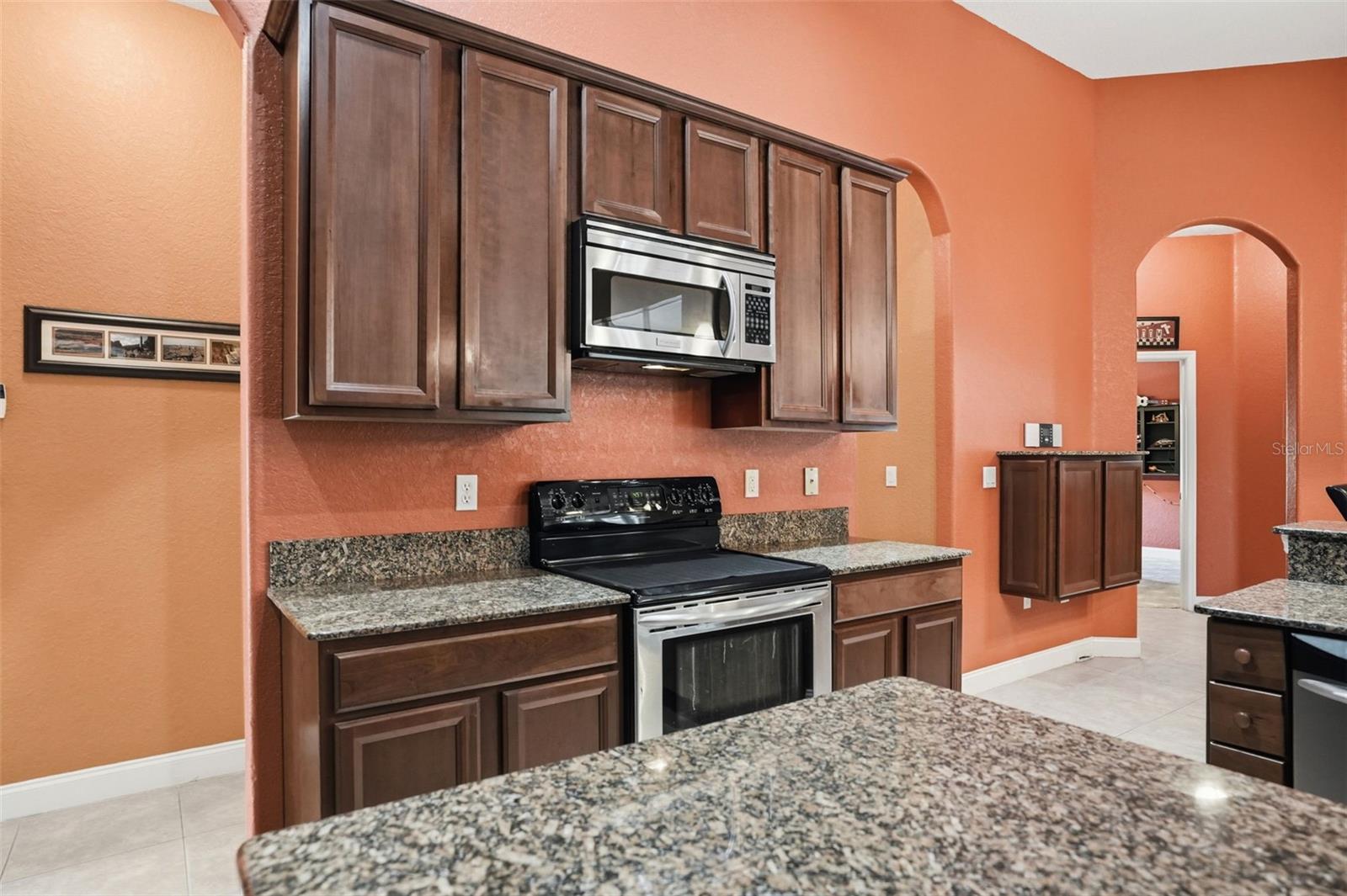 ROYAL HIGHLANDS - Residential