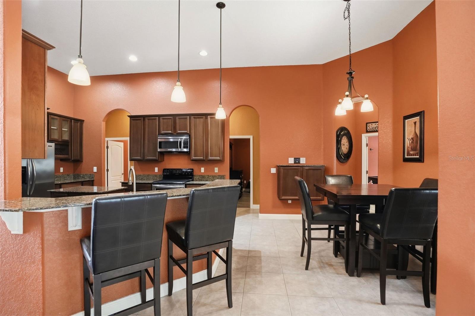ROYAL HIGHLANDS - Residential