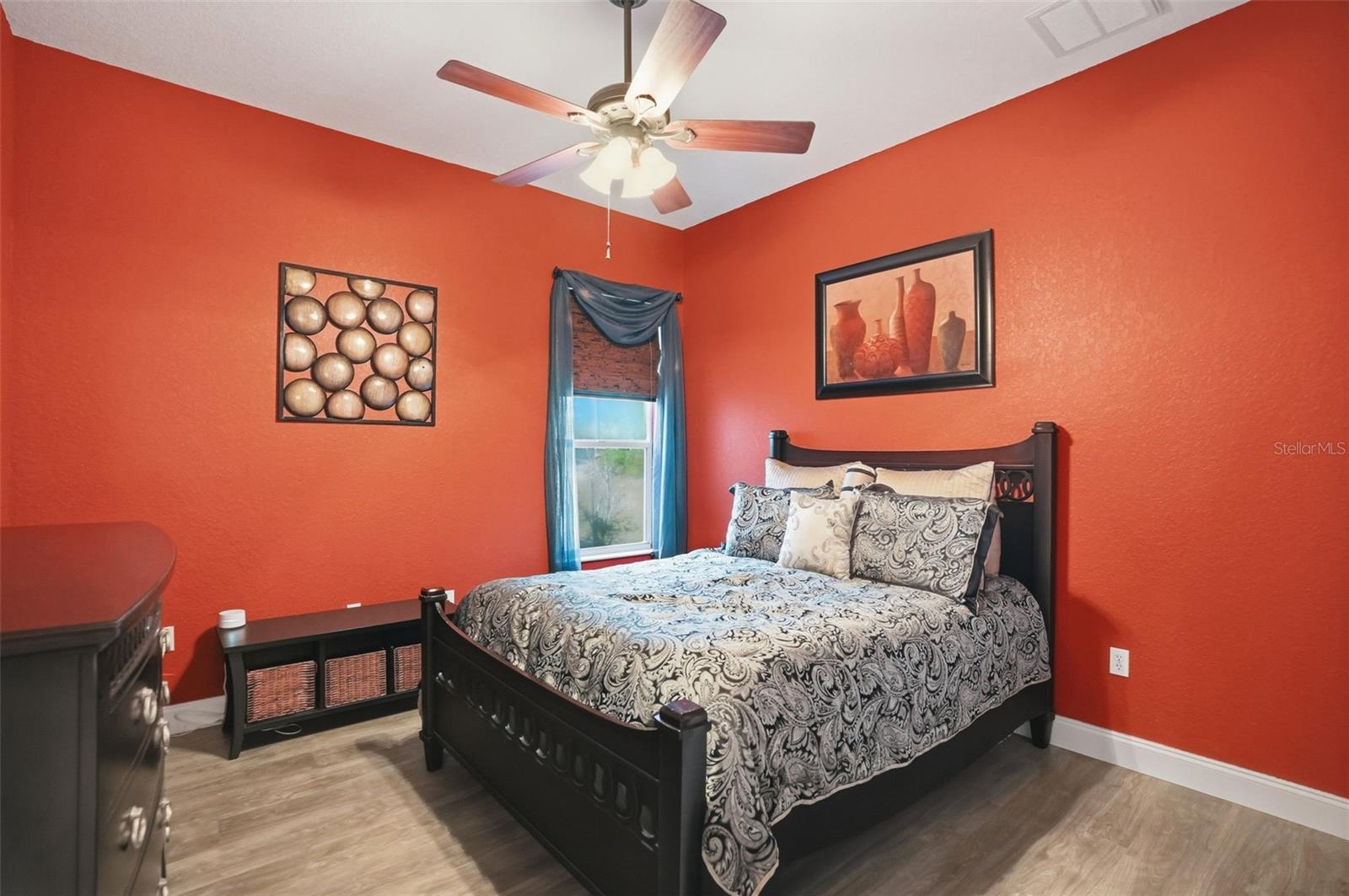 ROYAL HIGHLANDS - Residential