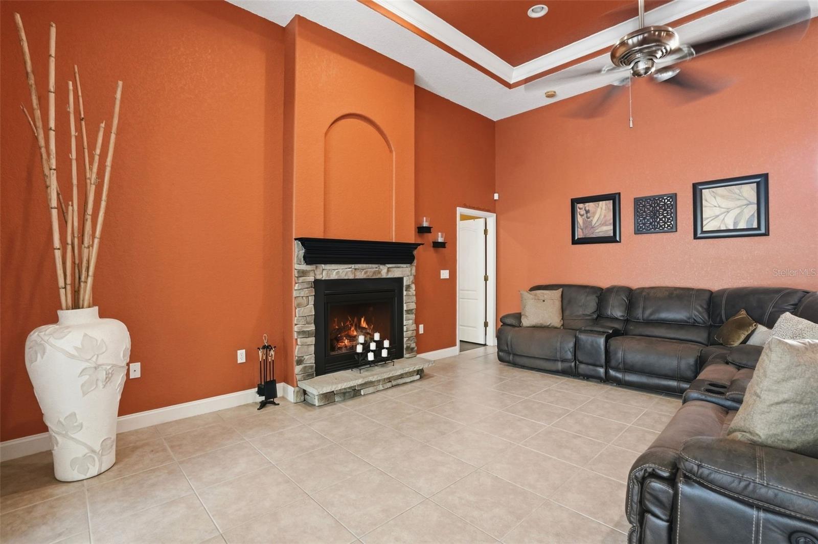 ROYAL HIGHLANDS - Residential
