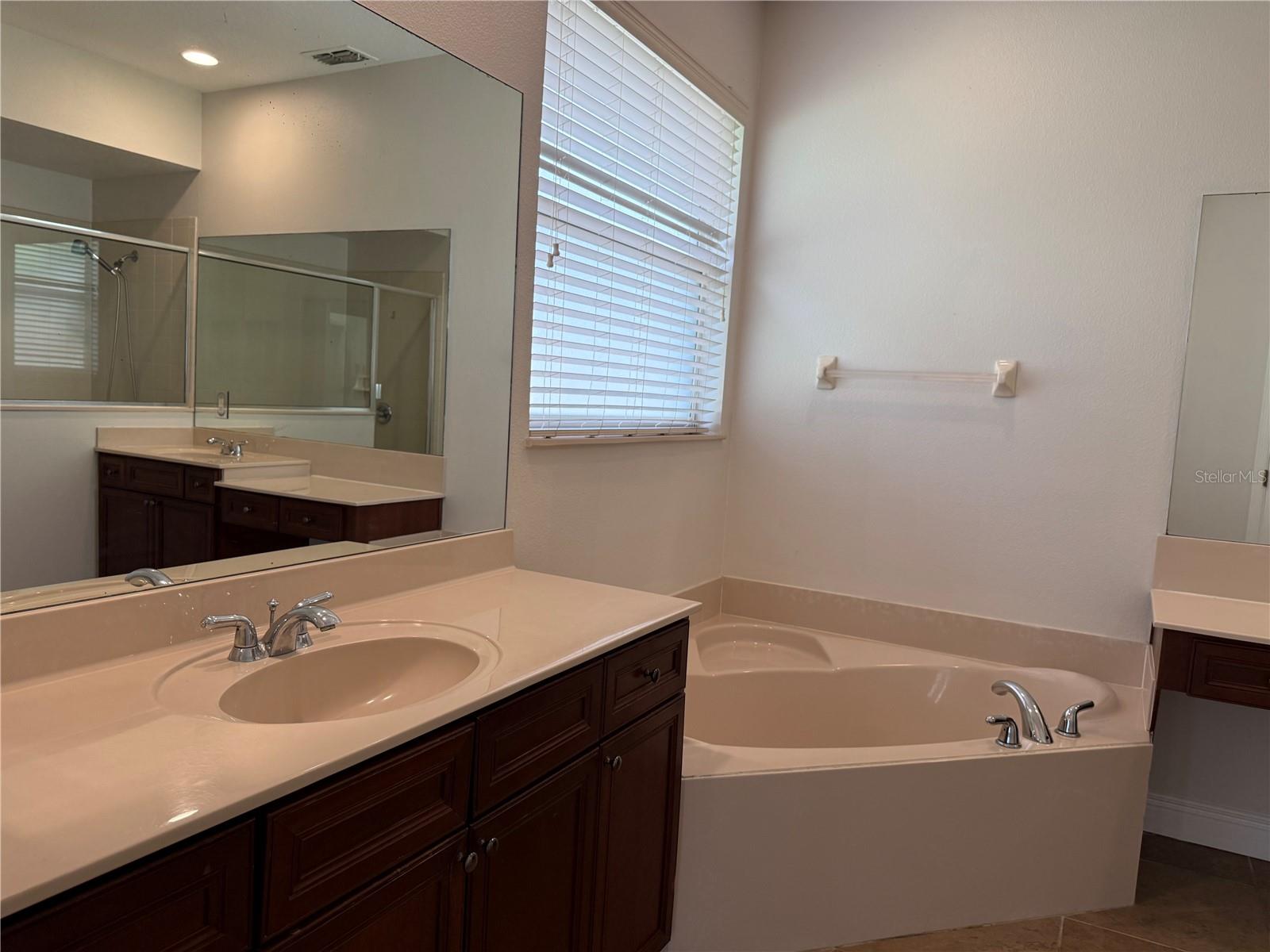 FORESTBROOKE PH 01 Q - Residential