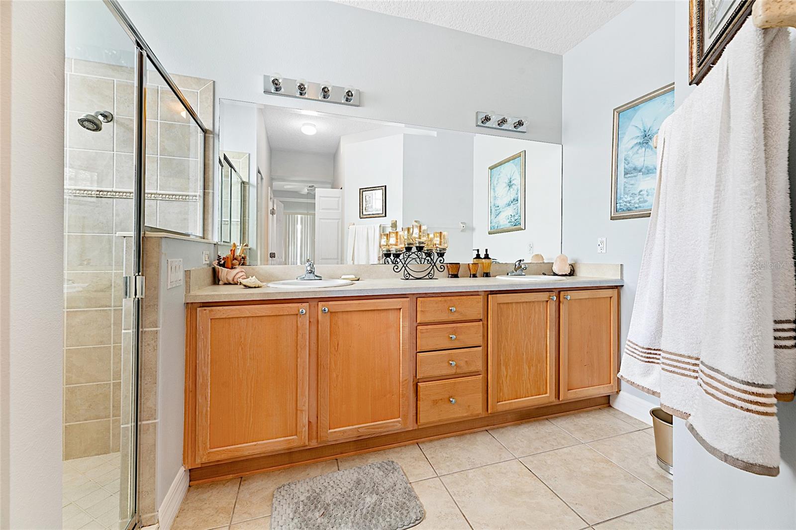 RIVERGATE PH 02 - Residential