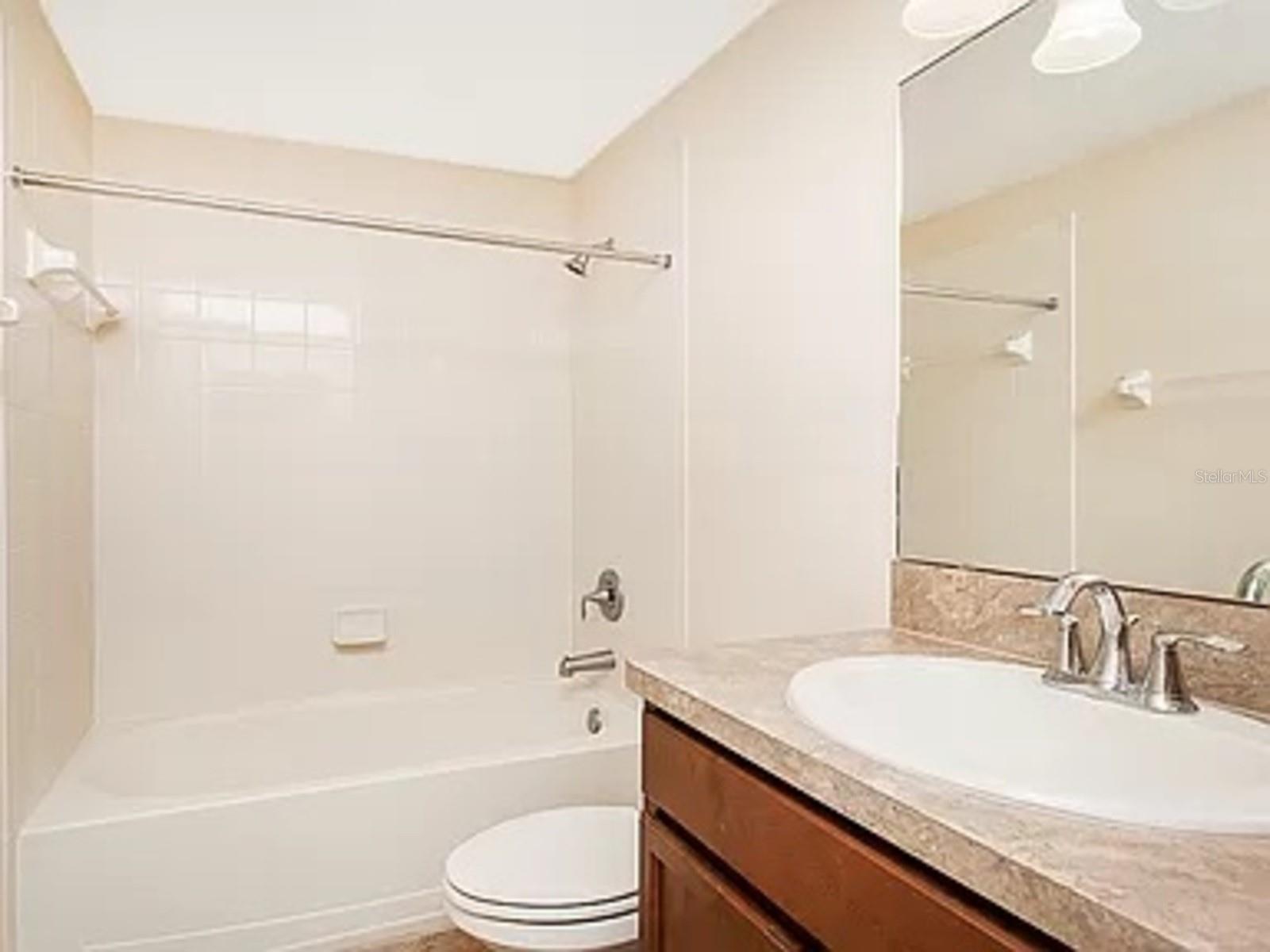 AMBERLEE TWNHMS - Residential