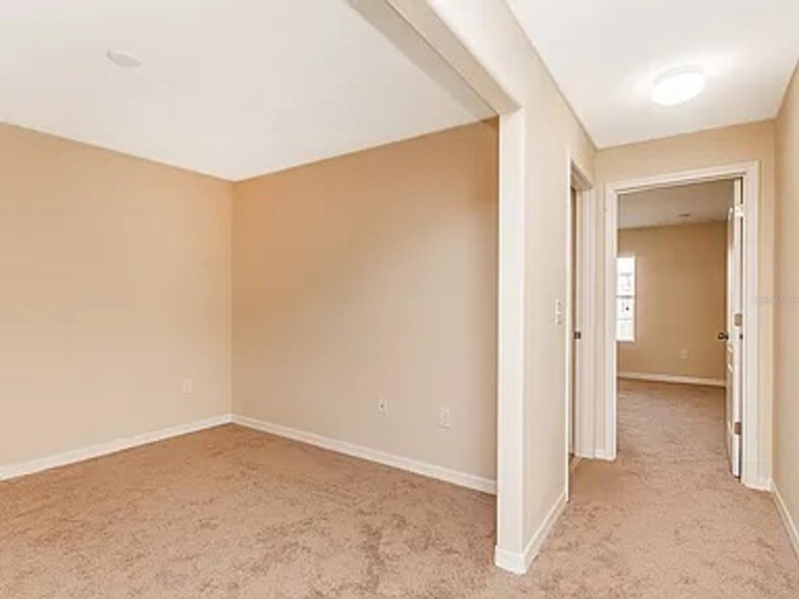 AMBERLEE TWNHMS - Residential