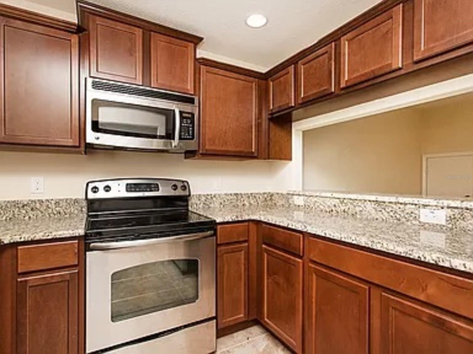 AMBERLEE TWNHMS - Residential