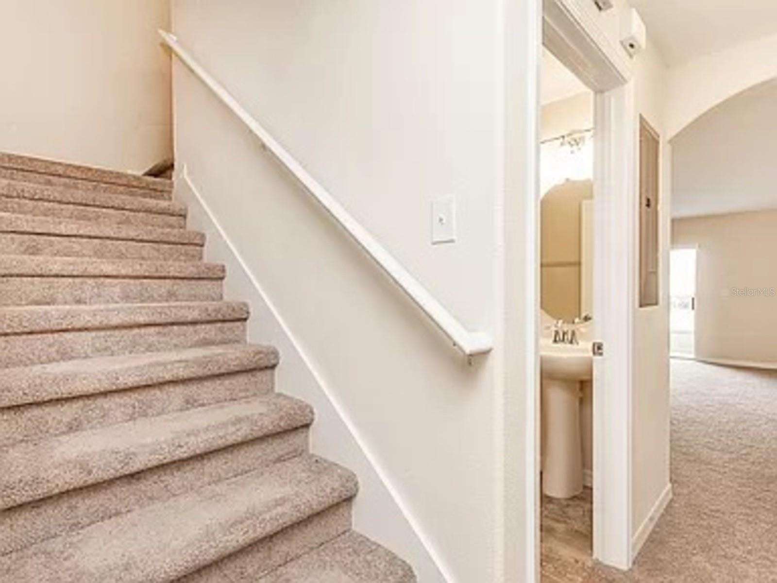 AMBERLEE TWNHMS - Residential