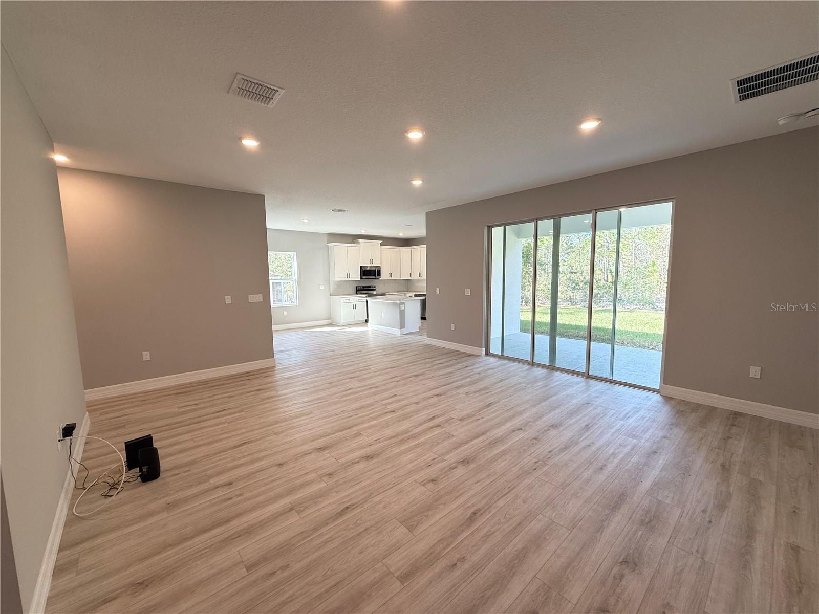 MARION OAKS UN 10 - Residential Lease