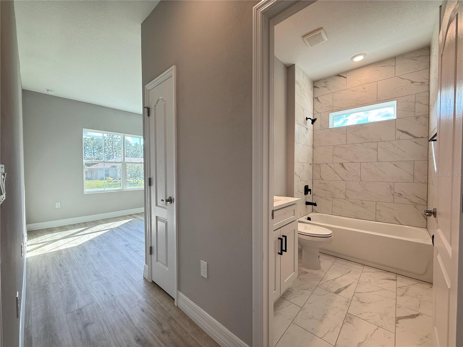 MARION OAKS UN 10 - Residential Lease