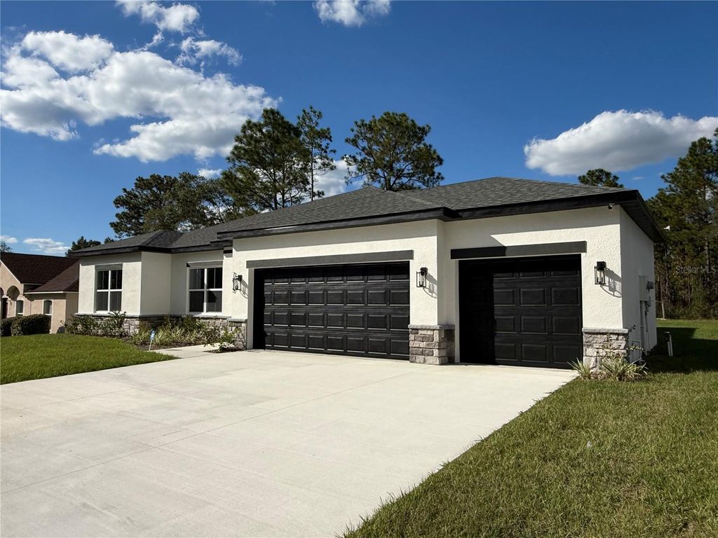 Photo of 7815 SW 128th Street Road, Ocala, FL 34473 (MLS # OM711293)