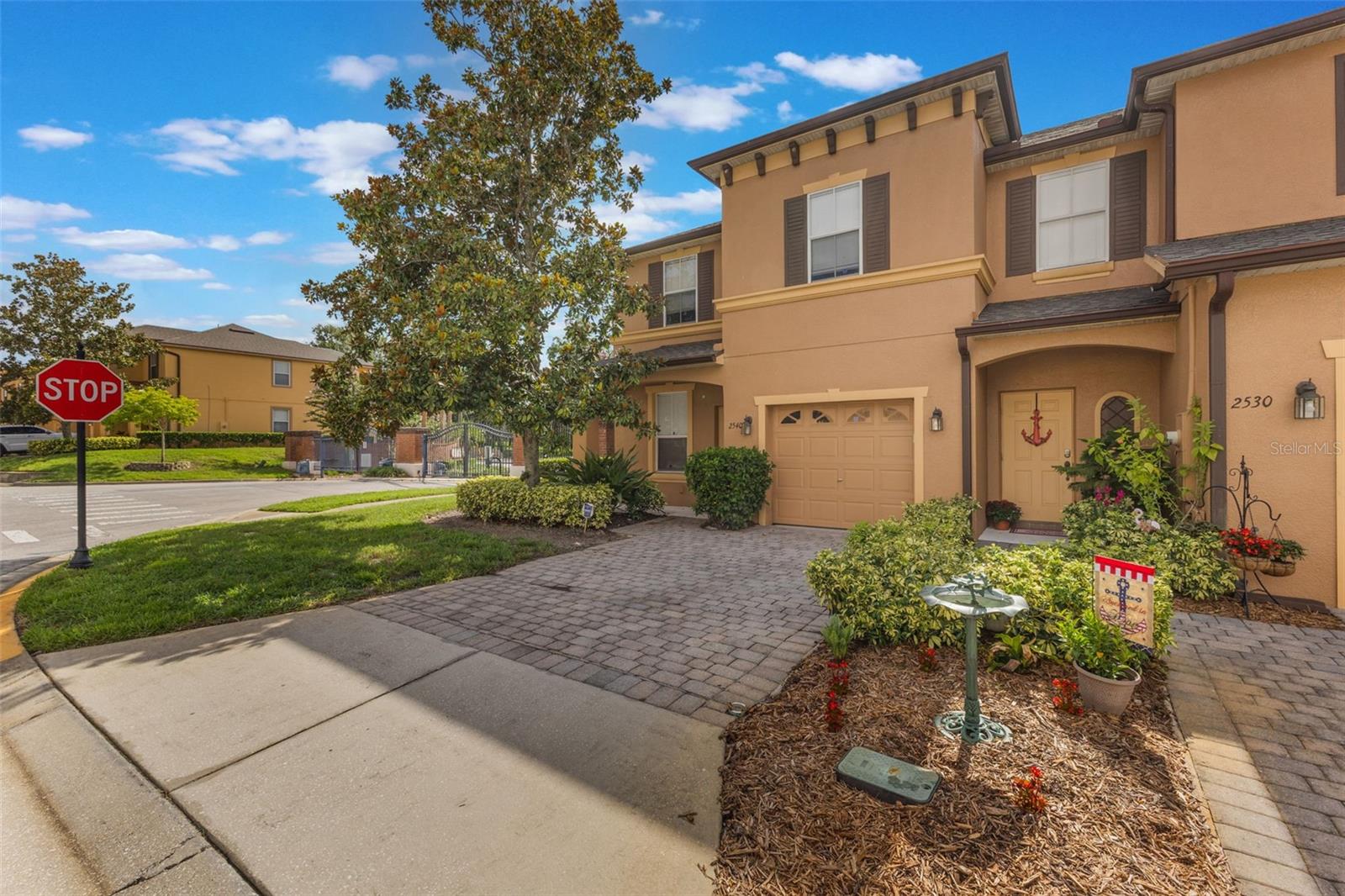 2540 RETREAT VIEW CIRCLE