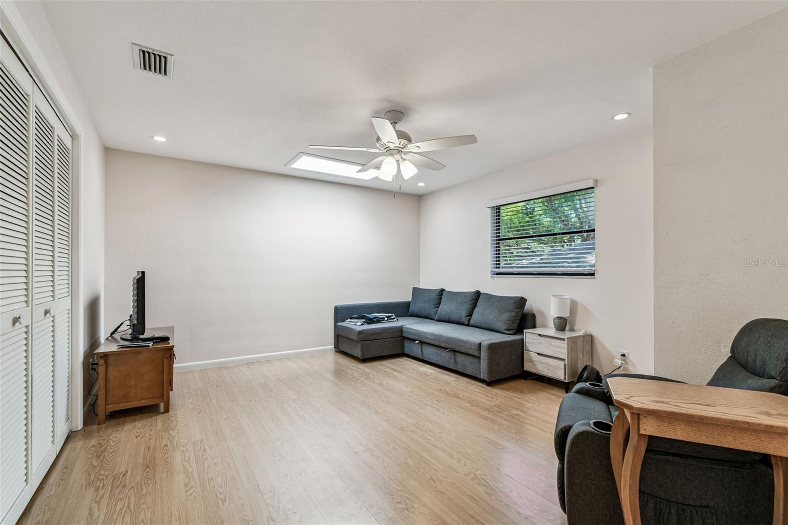 WESTLAKE VILLAGE - Residential