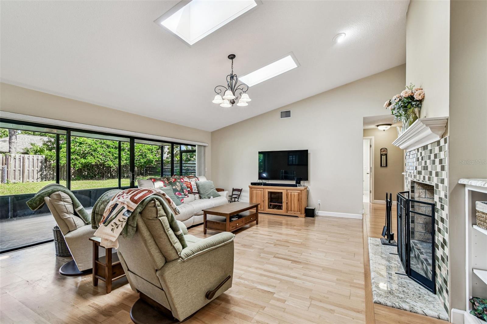 WESTLAKE VILLAGE - Residential