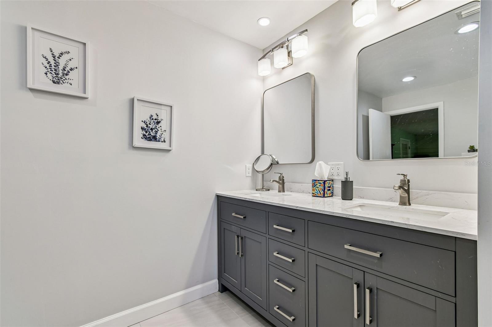 WESTLAKE VILLAGE - Residential