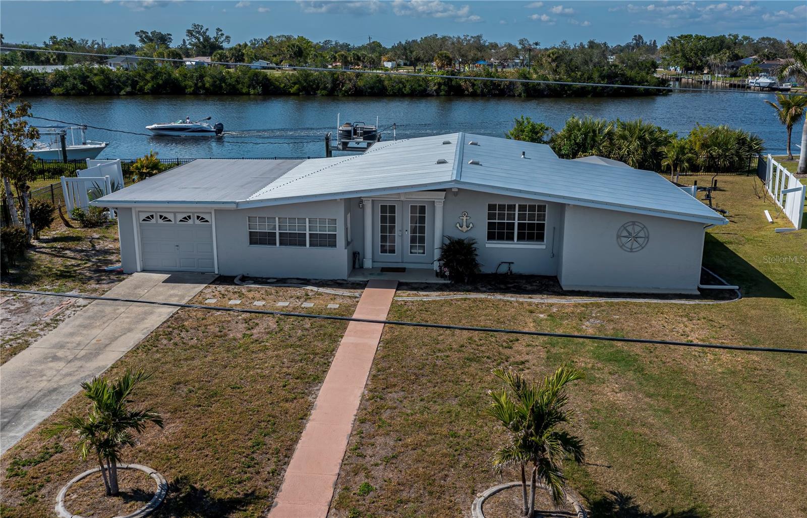 137 POINSETTIA CIRCLE NE
