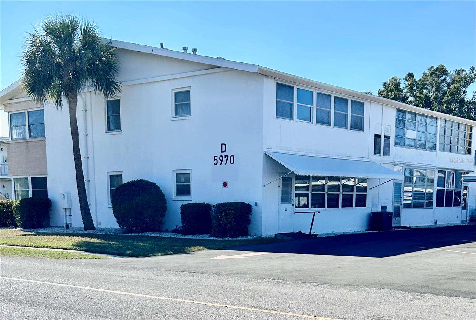 TOWN APTS CONDO - Residential