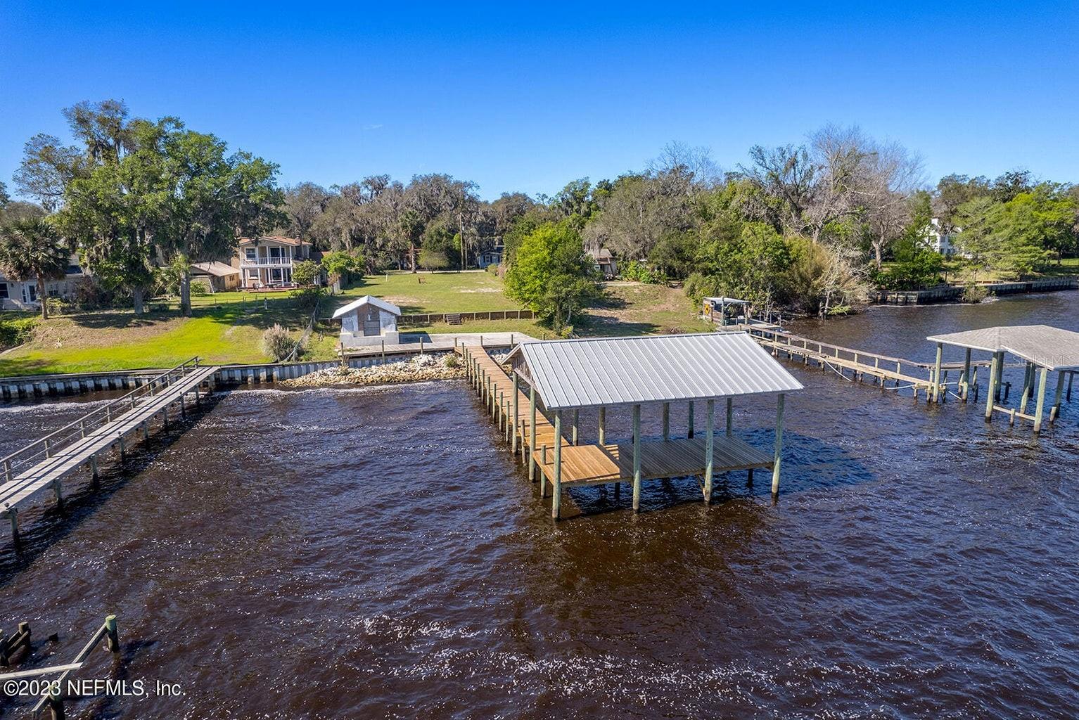 NORTH SUBURBS/GREEN COVE SPGS - Land