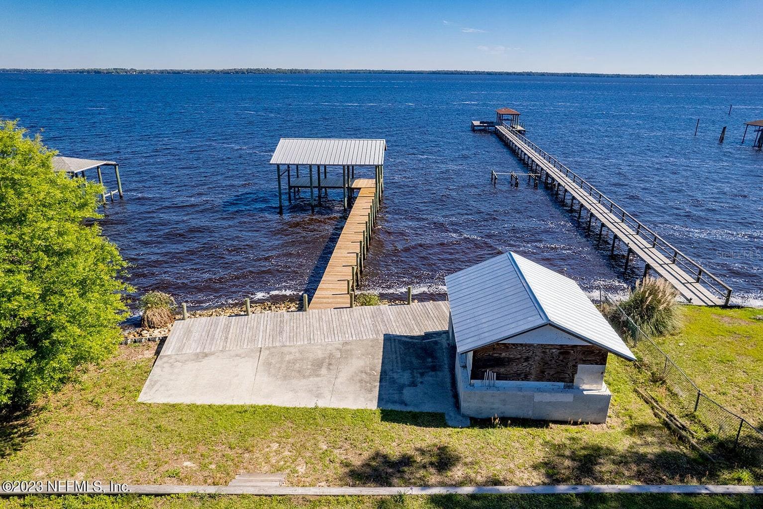 NORTH SUBURBS/GREEN COVE SPGS - Land