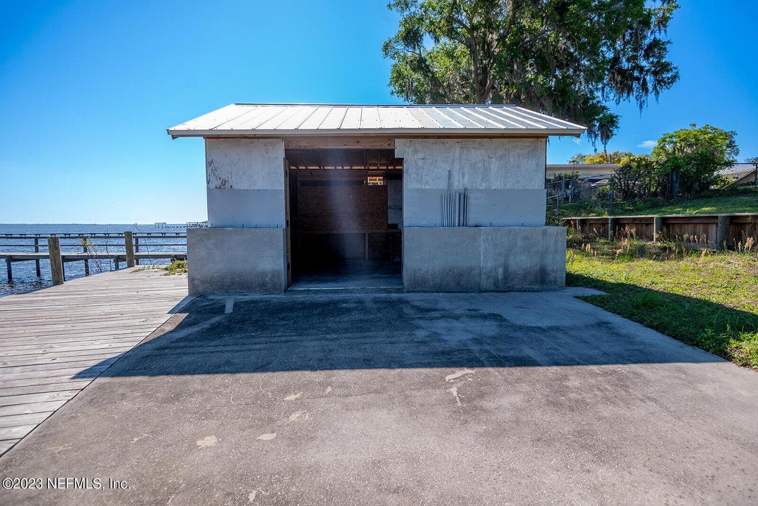 NORTH SUBURBS/GREEN COVE SPGS - Land