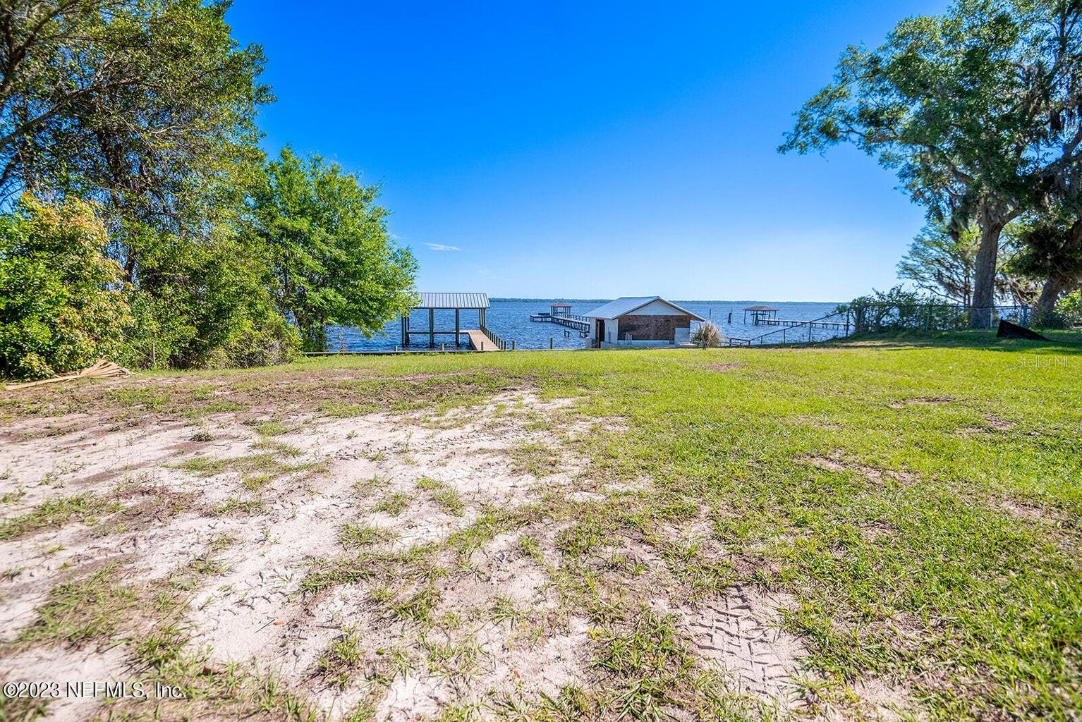 NORTH SUBURBS/GREEN COVE SPGS - Land