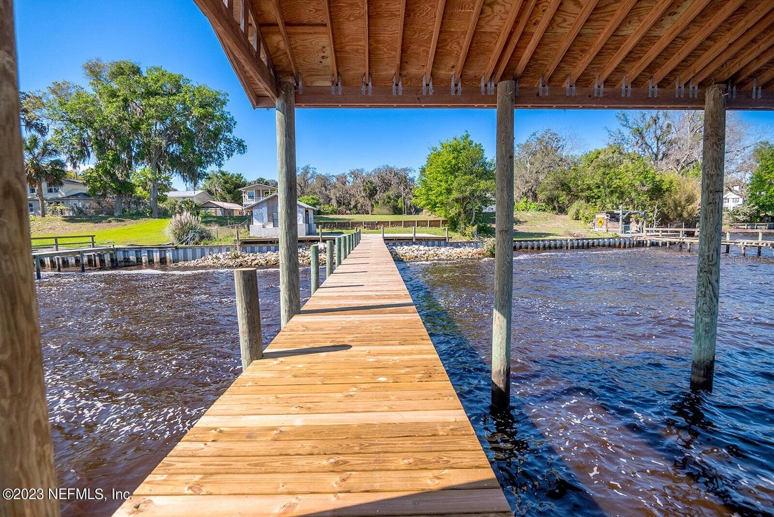 NORTH SUBURBS/GREEN COVE SPGS - Land