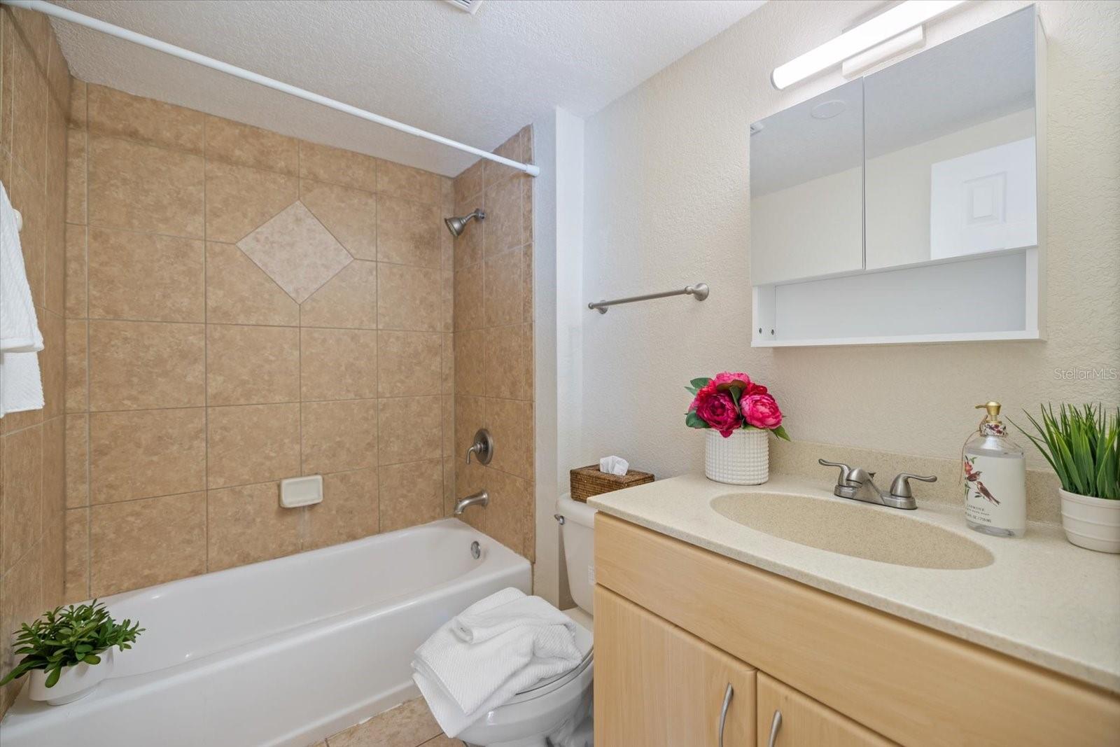 HIGHLAND PINES - Residential Lease