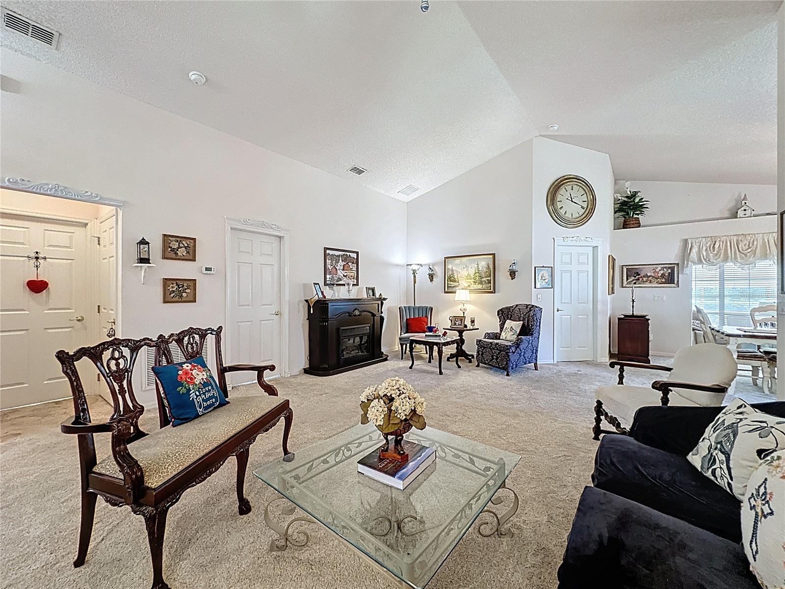 KINGS RIDGE - Residential