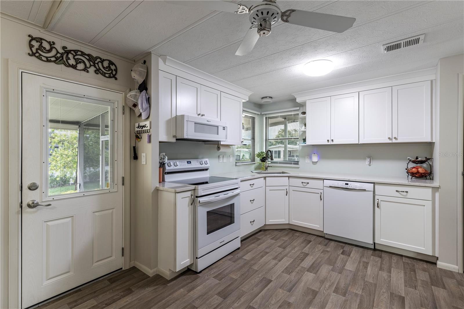 TAVARES LAKE FRANCES ESTATES - Residential