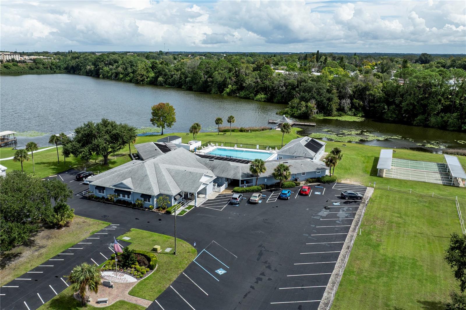 TAVARES LAKE FRANCES ESTATES - Residential