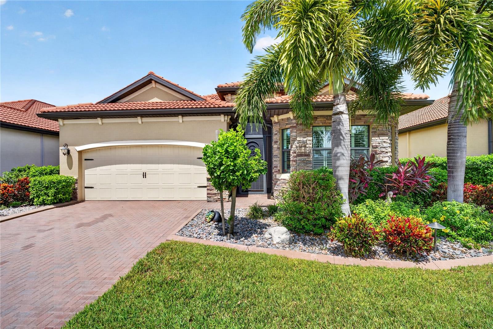 23515 WAVERLY CIRCLE